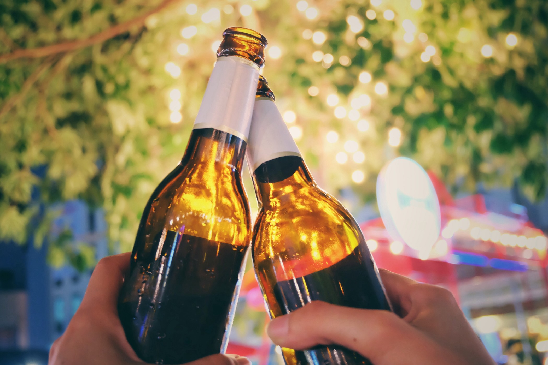 236657-cheers-beer-bottles.jpg