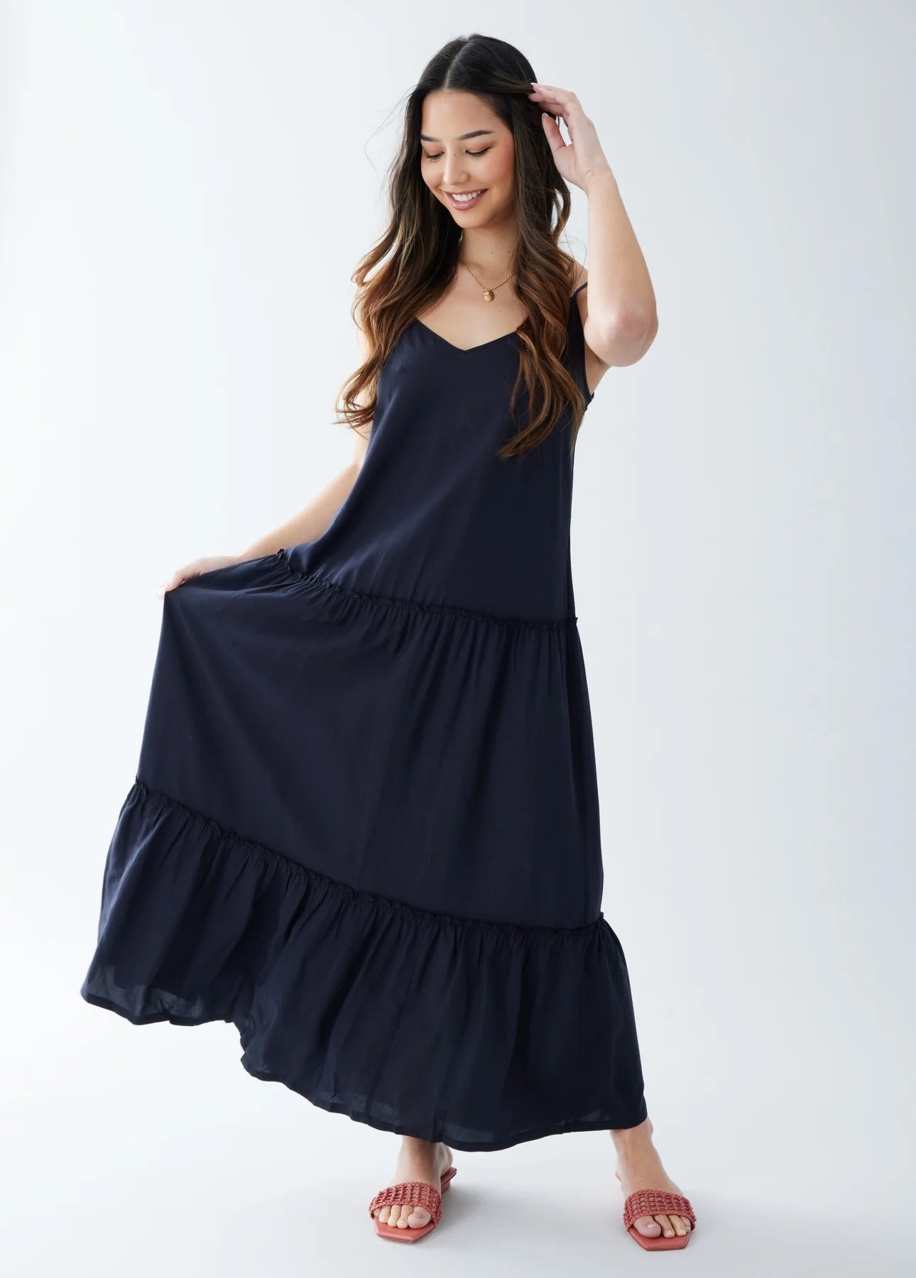 2372BWovenMaxiDressBlack1_61ff94.jpeg