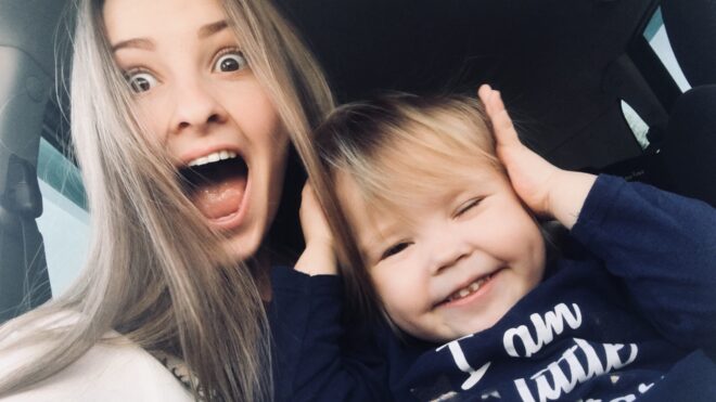 family-mother-daughter-happy-family-fun-family-life-mother-daughter-happy-mothers-day_t20_lombnq