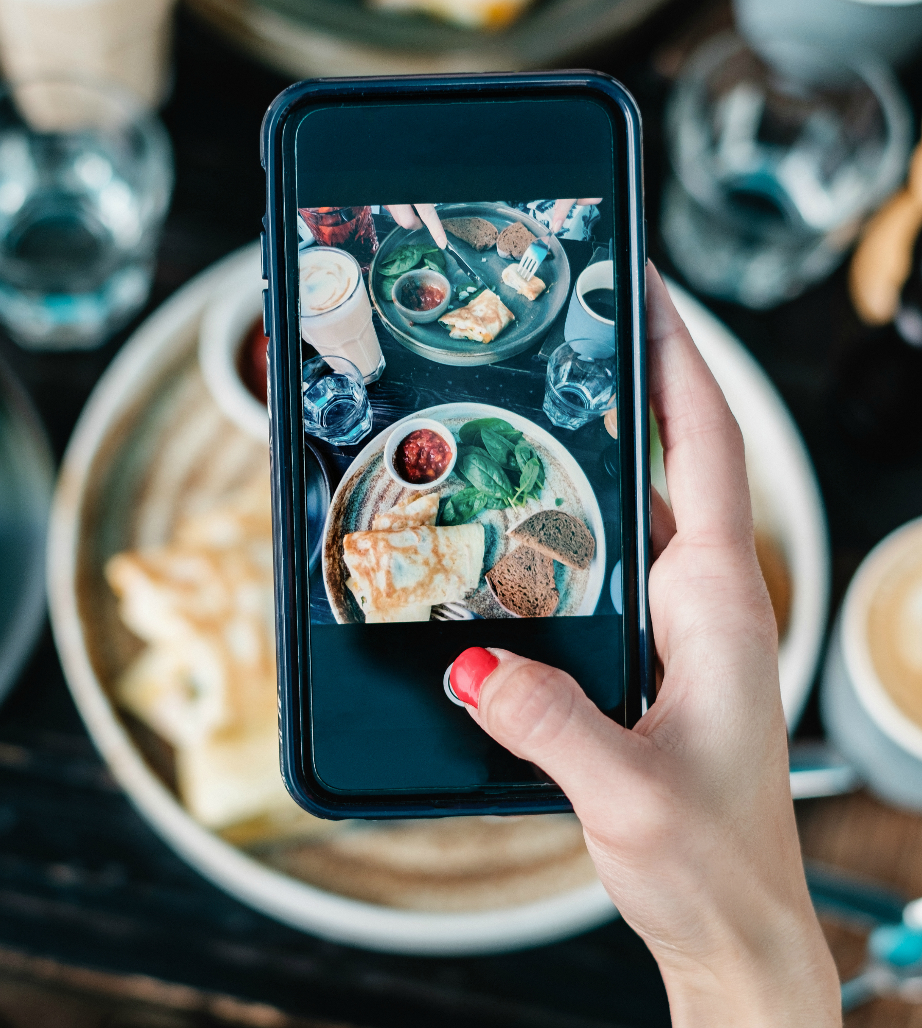 237990-make-thanksgiving-meaningful-no-phones.jpg