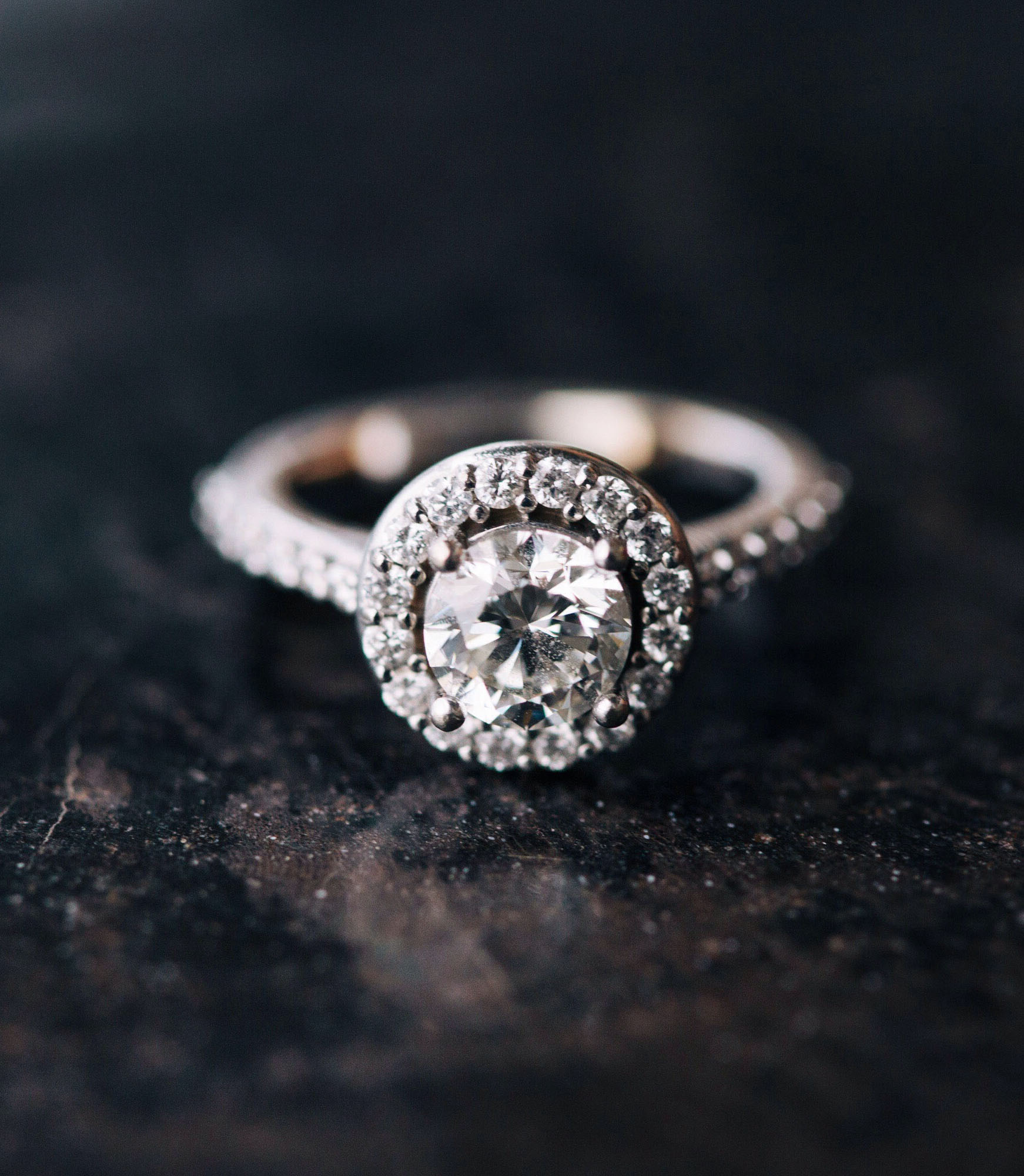 238172-engagement-ring_t20_2grvl6.jpg