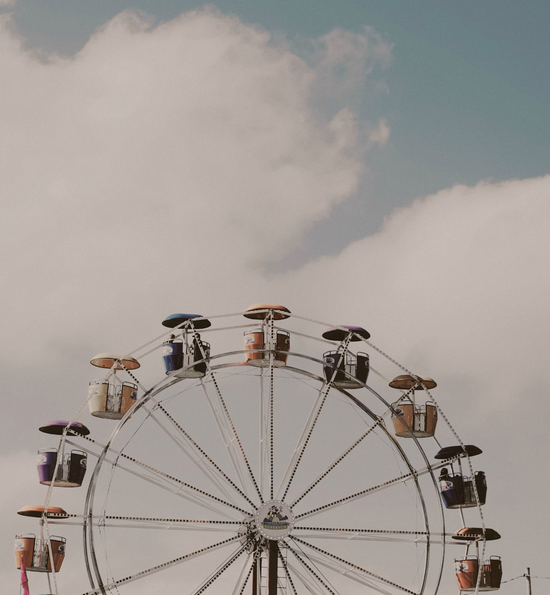 238276-family-outings-black-friday-amusement-park.jpg