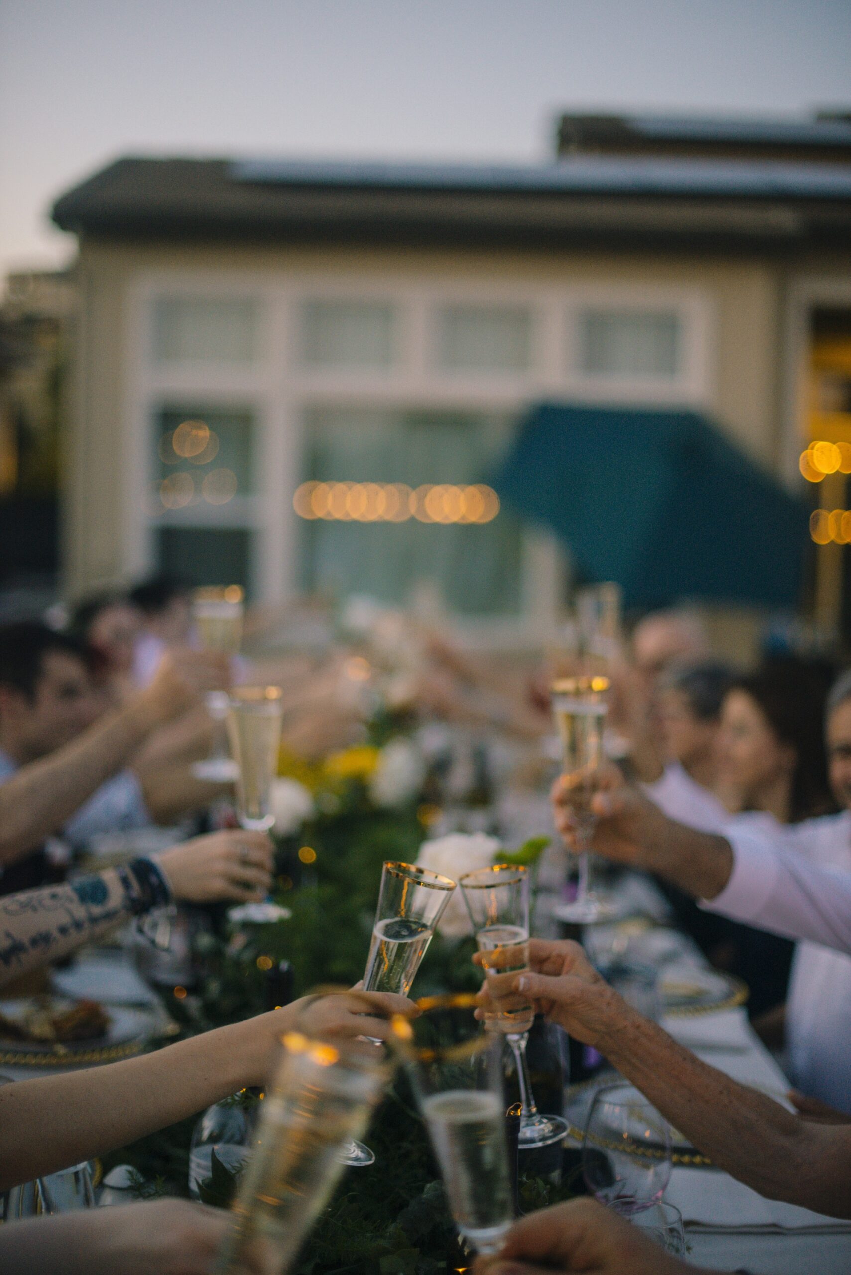 238793-outdoor-dinner-party-holidays-cheers.jpg