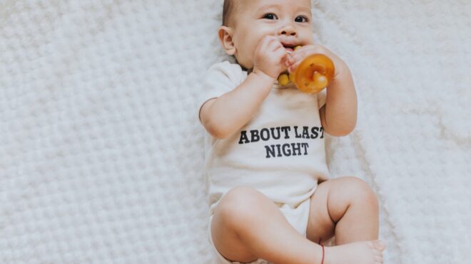 baby-chewing-teether