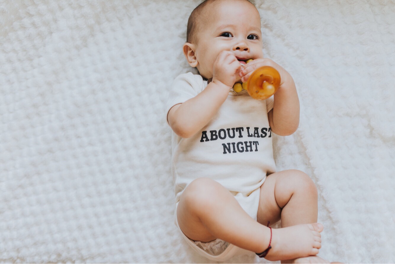 baby-chewing-teether