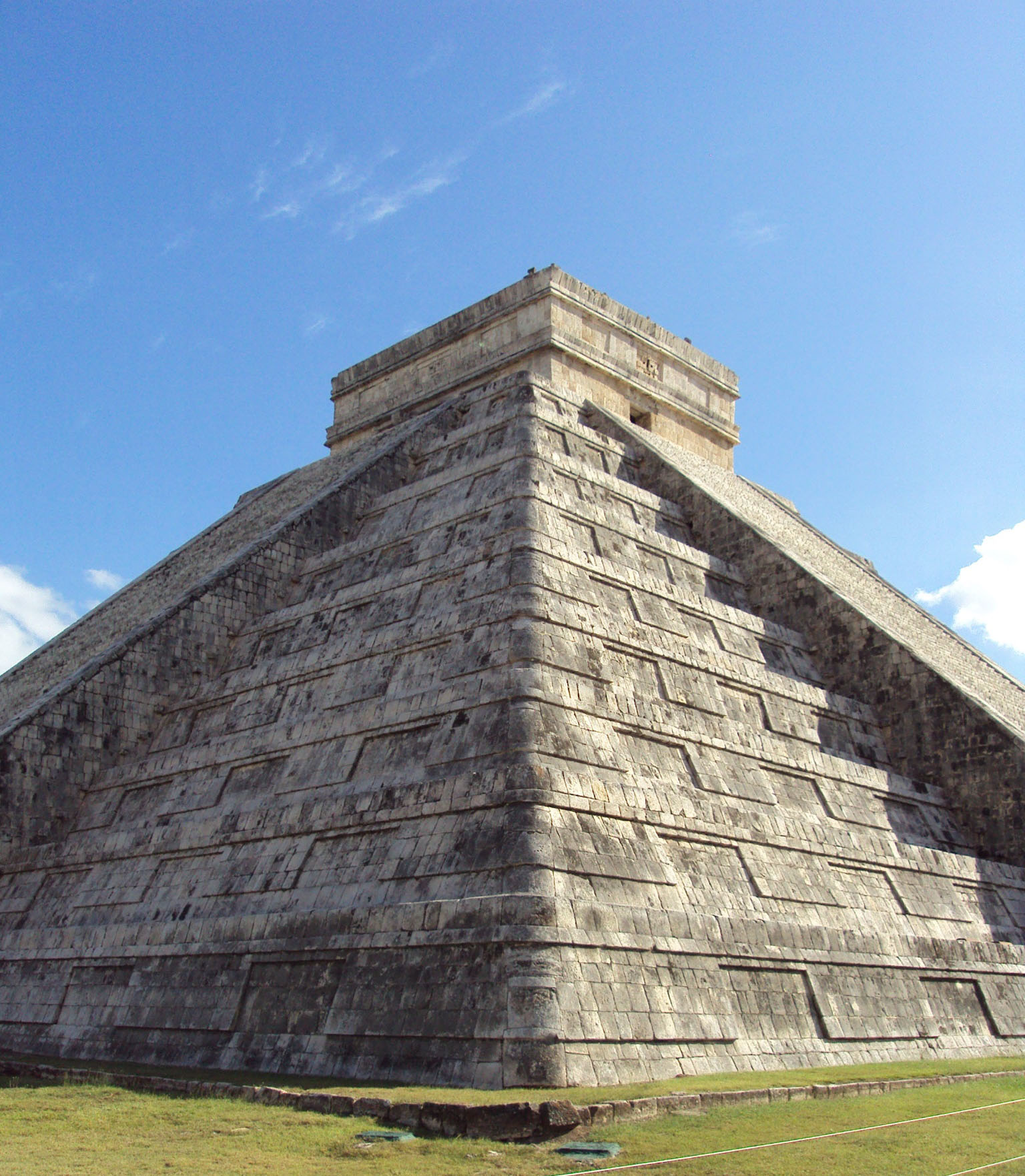 241184-cv-chicen-itza-pyramid-2009_t20_7gna0v.jpg
