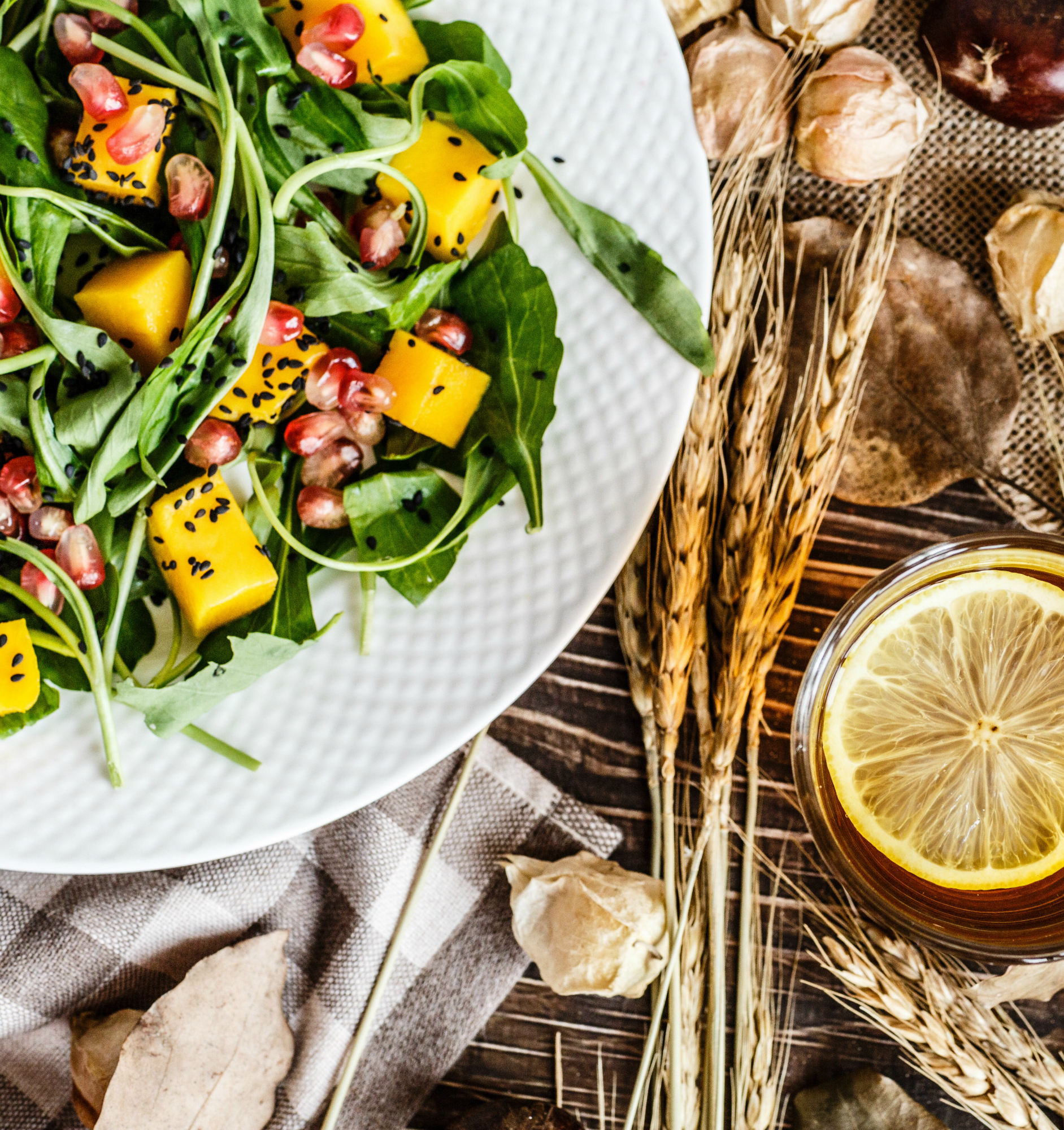 241235-keep-stress-ruining-holidays-eat-well.jpg
