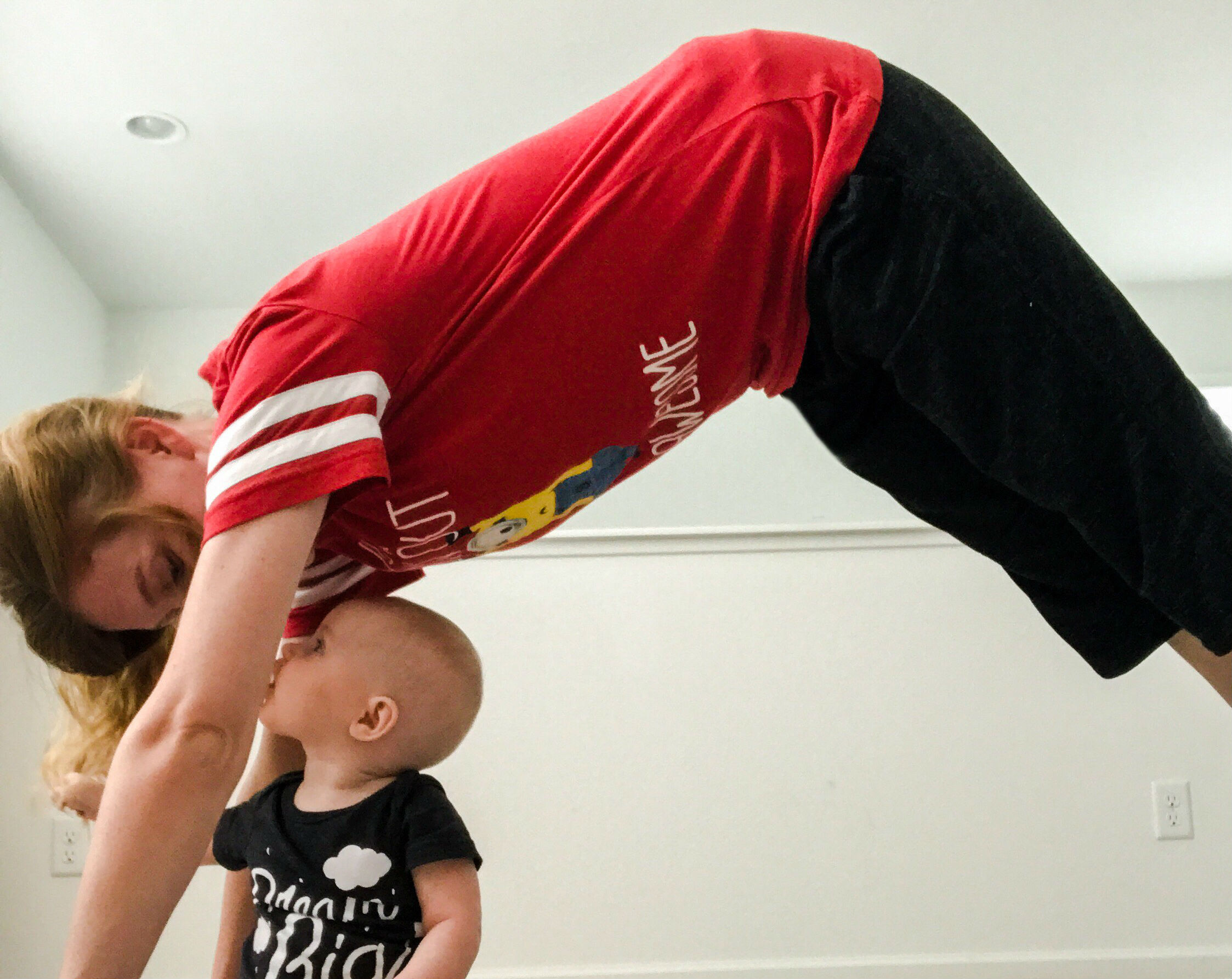 yoga-with-mommy_t20_v7e8j3