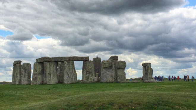 nominated-first-time-seeing-the-stonehenge-beautiful-stones-travel-destination-happy-one-off-the_t20_vk9nlz
