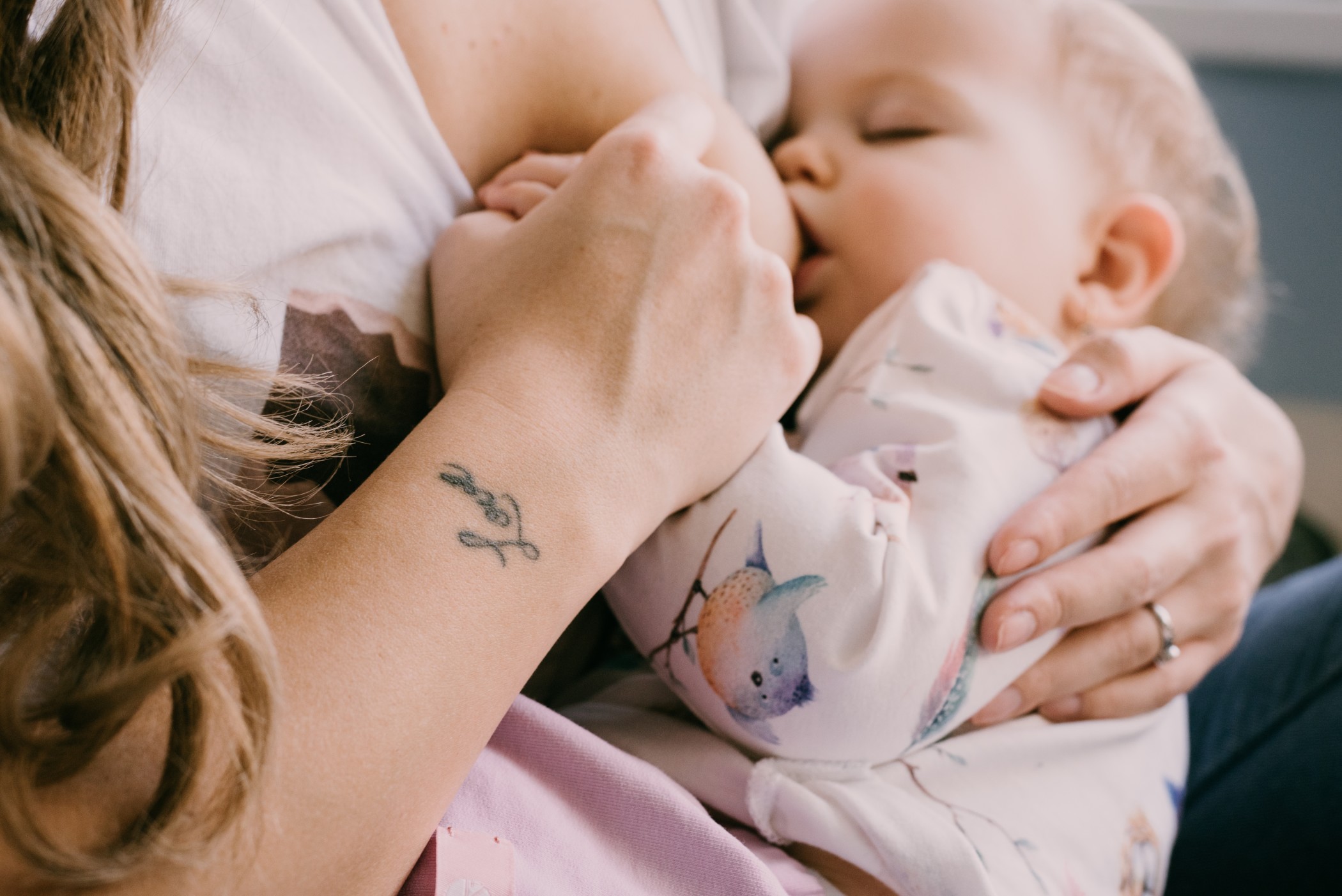 woman-breastfeeding