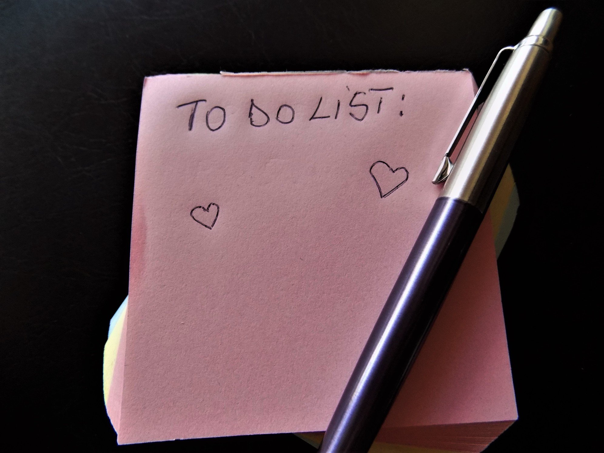 notebook-and-pen_t20_nonn9a