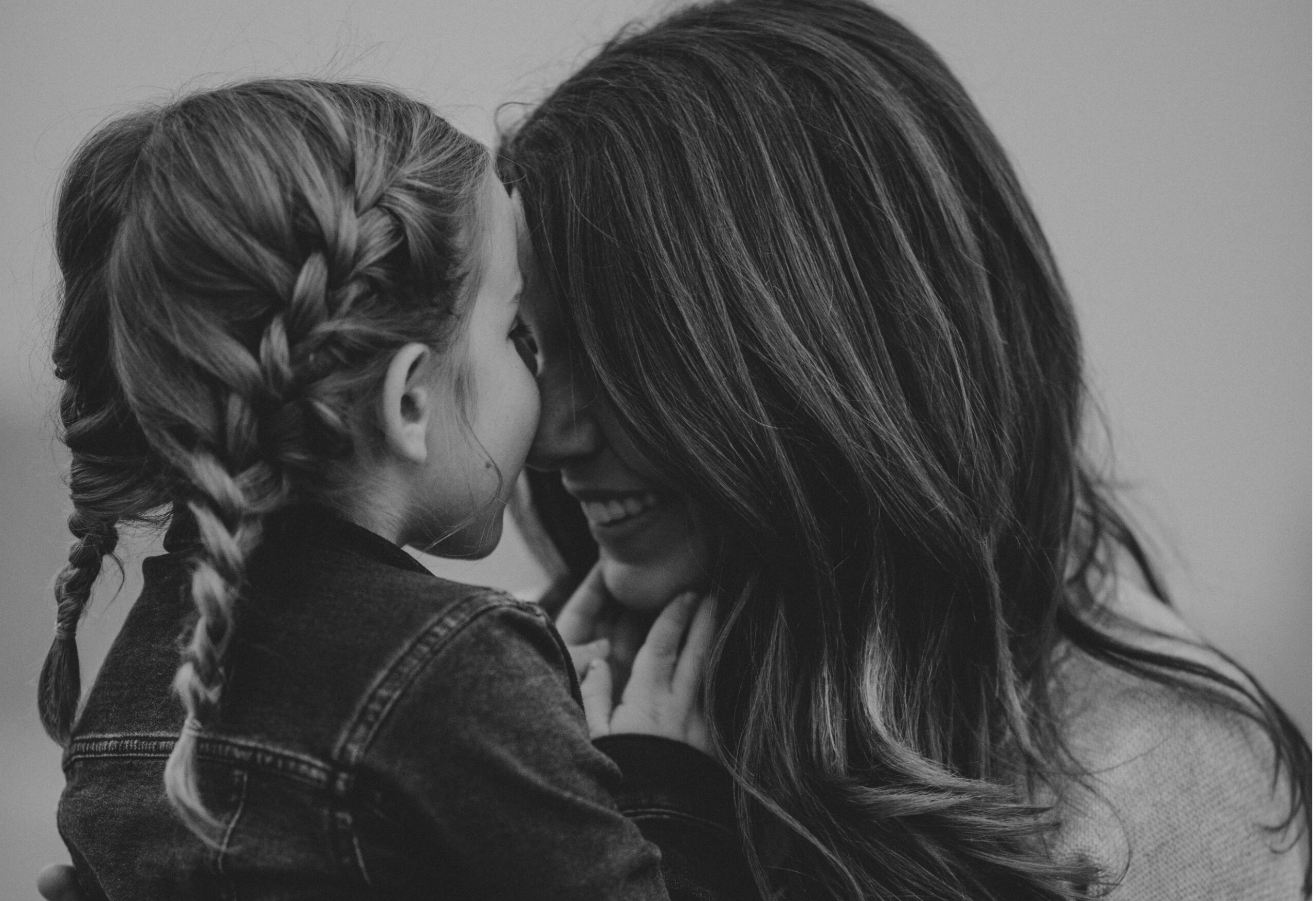 child-mother-kid-daughter-mom-motherhood-happy-mothers-day-young-mother_t20_lzy4ep
