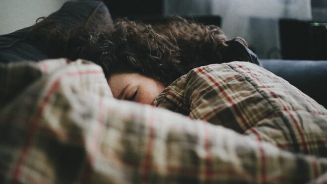 people-indoors-blanket-bed-sleeping-sofa-woman-asleep-sleep-sleep-couch_t20_yvlp94