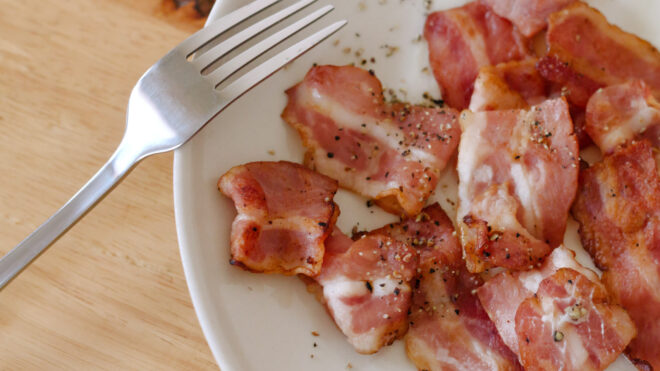 bacon-pepper_t20_bk6vjp-1