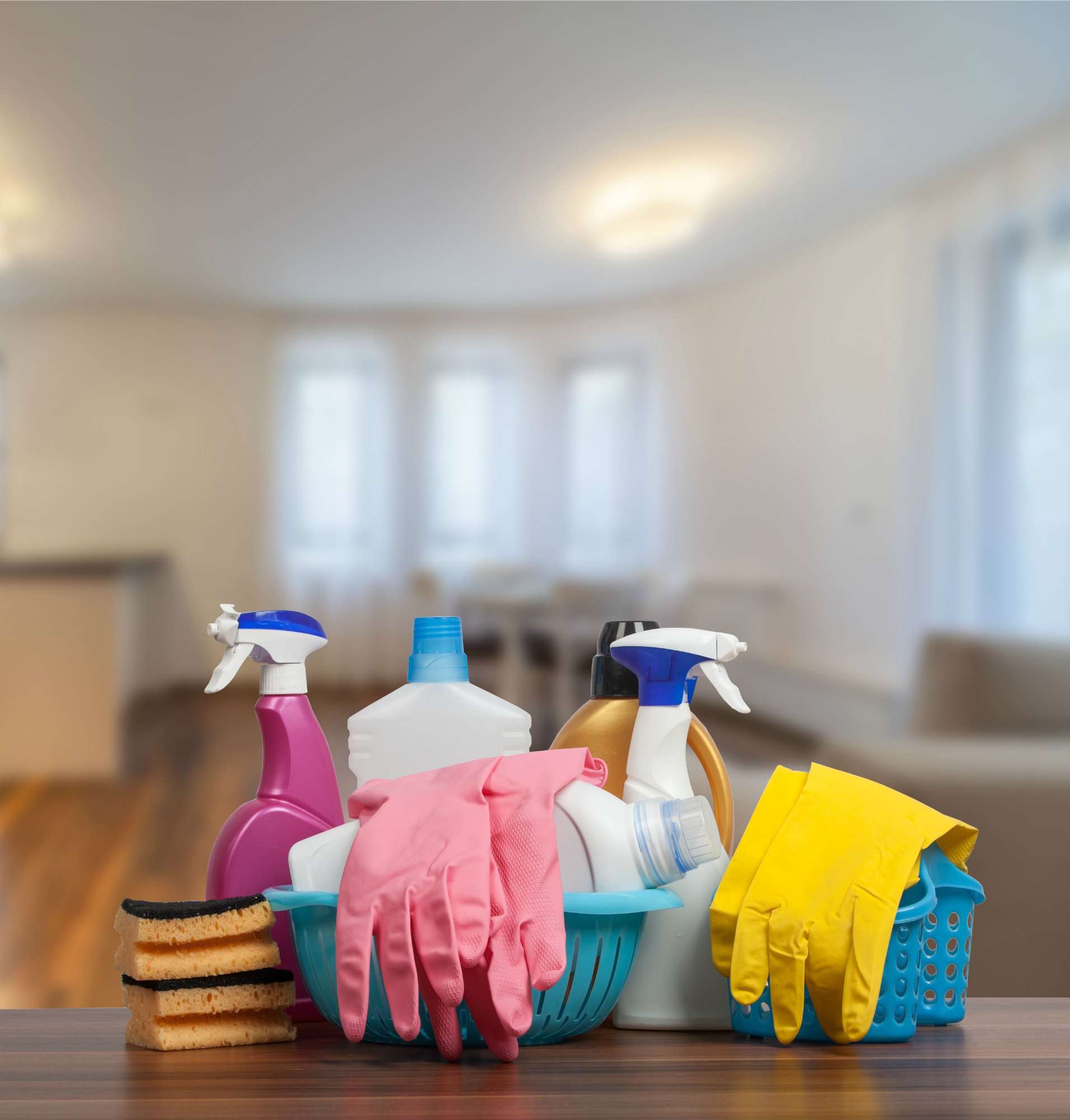 250936-dangers-spring-cleaning-products-bleach.jpg