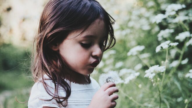 little-girl-flowers