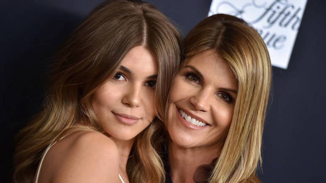 251929-lori-loughlin-olivia-jade.jpg