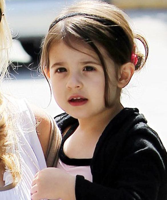 Pregant Sarah Michelle Gellar gives little ballerina Charlotte a lift after dance class in Los Angeles