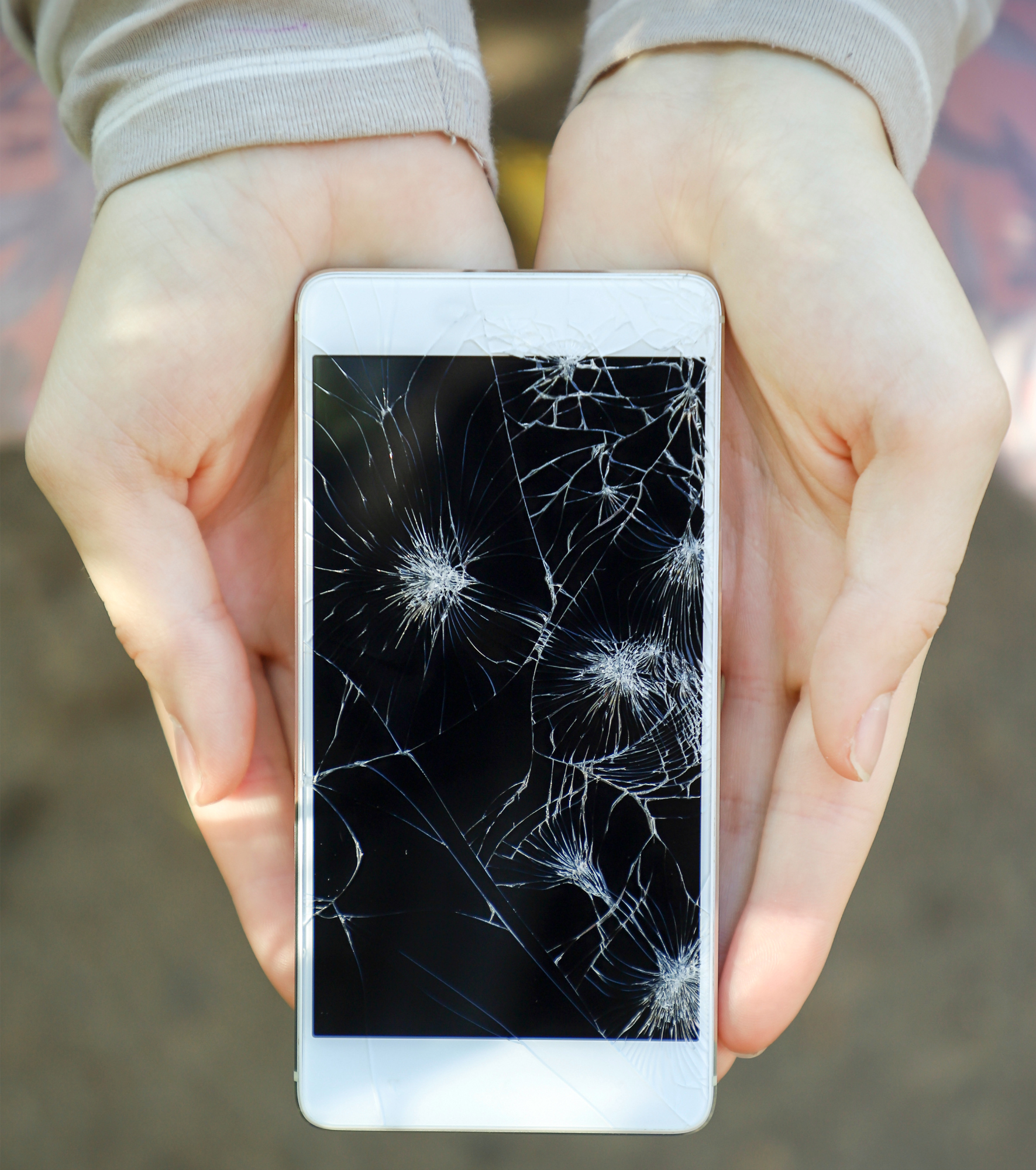 253063-phone-cracks.jpg