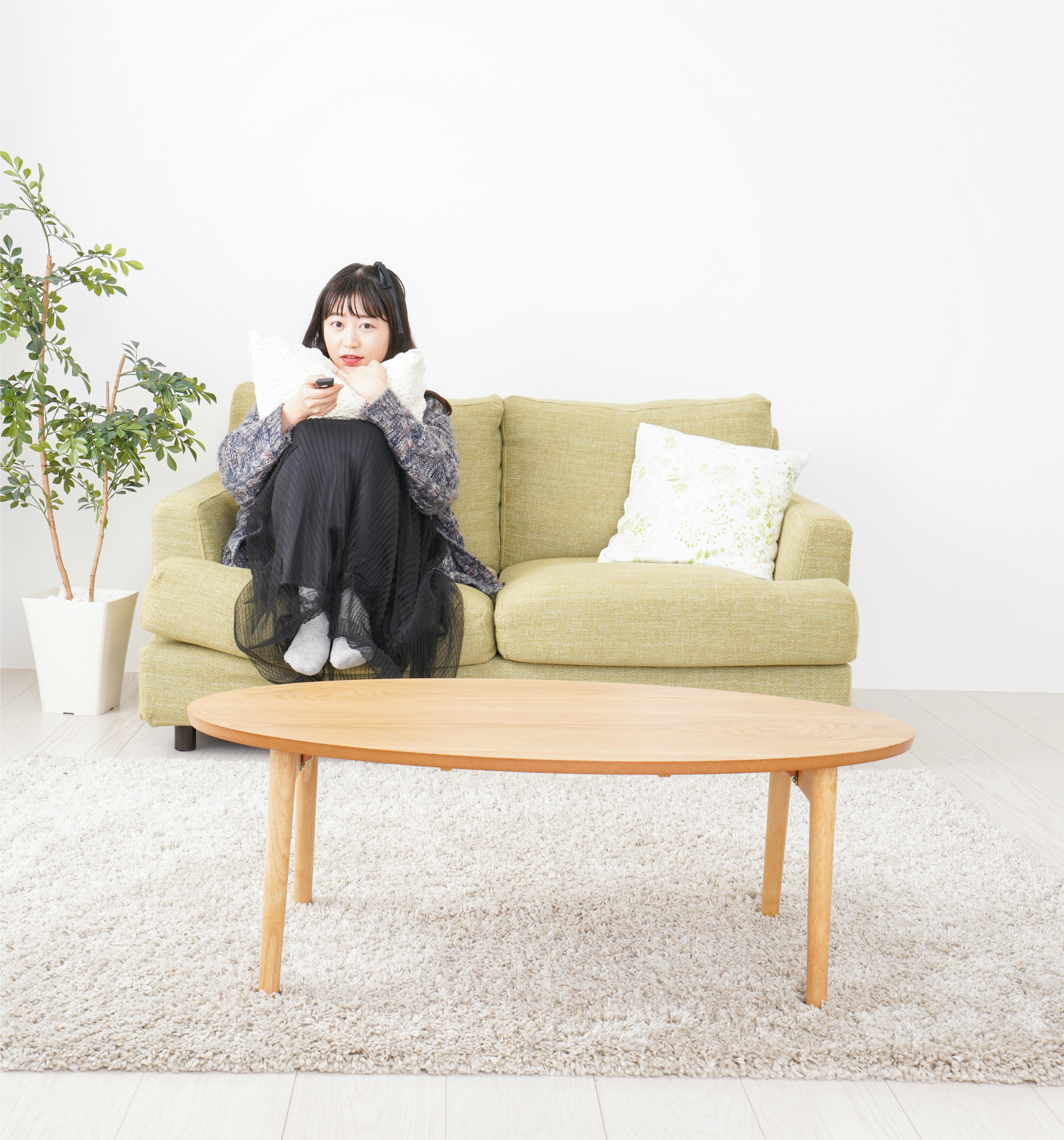 253075-woman-couch.jpg