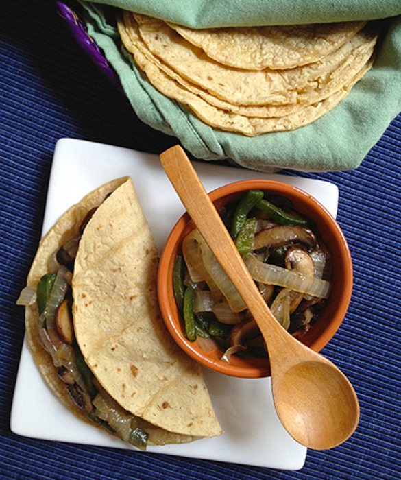 36012-taco-de-hongo-y-chile-vertical_theothersideofthetortilla.jpg