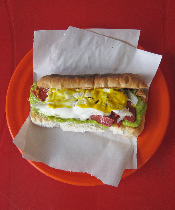 48676-guatemala-hot-dog.jpg 48676-guatemala-hot-dog.jpg