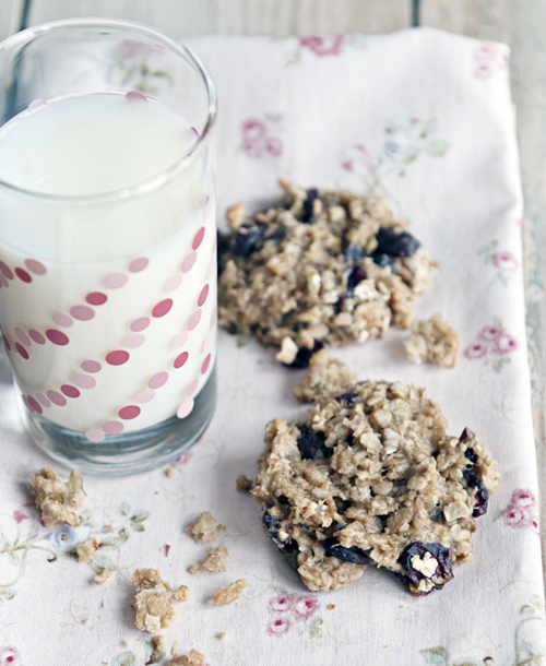 48983-breakfast-cookies-vert-3.jpg