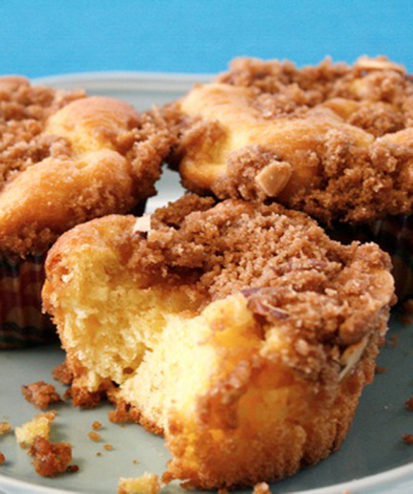 51059-mango_rum-streusel_cupcakes.jpg