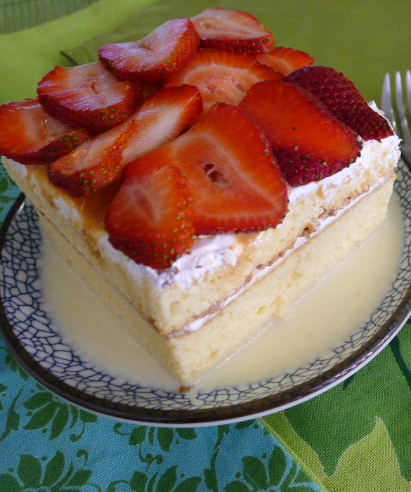 51065-traditional_pastel_de_3_leches.jpg