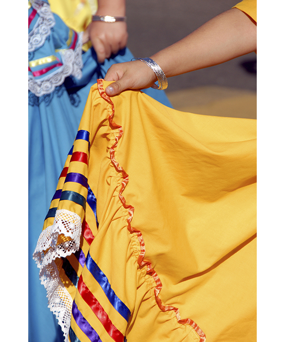 52324-traditional-dress-latino-5.jpg
