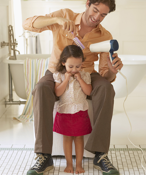 56186-dad-daughter-hair.jpg