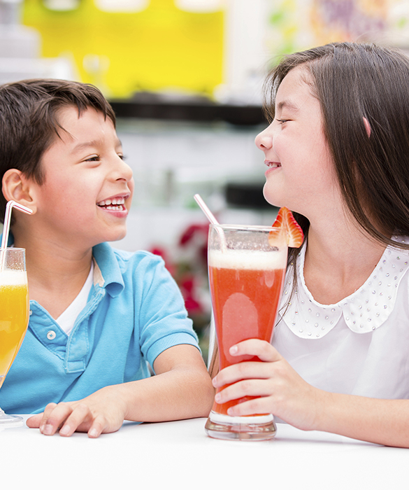 58314-2-tips-money-family-eating-out.jpg