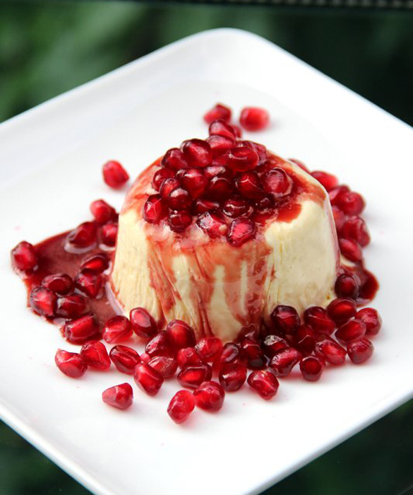 59149-honey-mousse-with-pomegranate-sauce.jpg