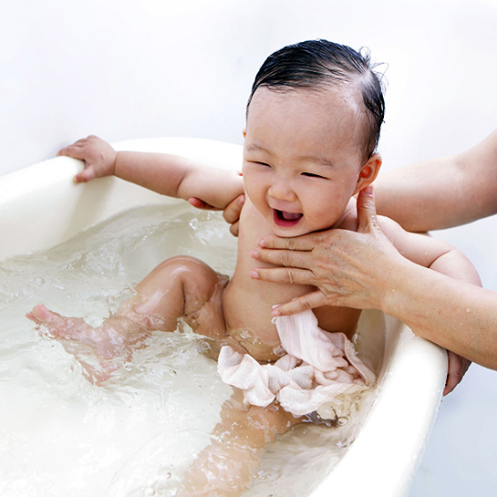 75679-1-bath-baby-smile-bubbles.jpg 75679-1-bath-baby-smile-bubbles.jpg