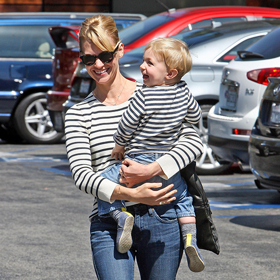75960-5-january-jones.jpg