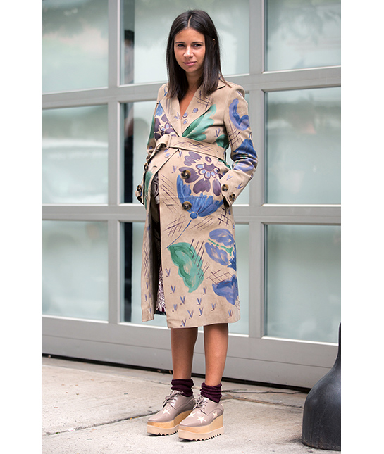78596-mom_nyfw-babybump_05_natasha_getty_455156432.jpg