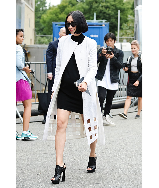 78604-mom_nyfw-babybump_10_eva_getty_455138754.jpg