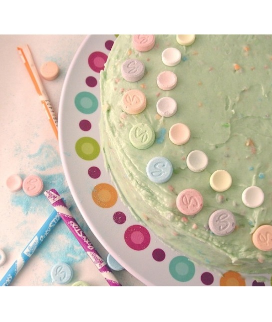 79110-pixie-sticks-smarties-cake.jpg
