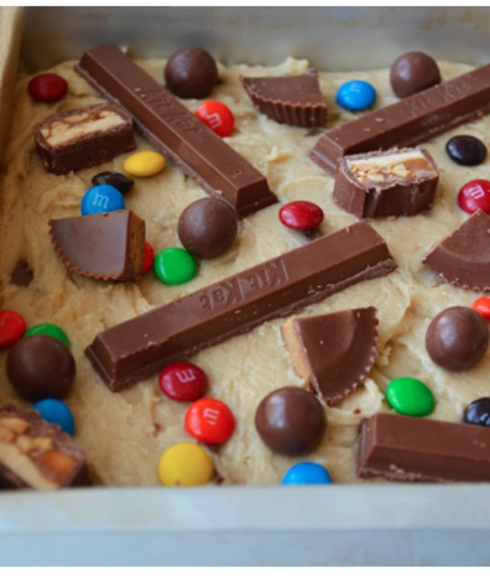 79117-candy-bar-blondies.jpg