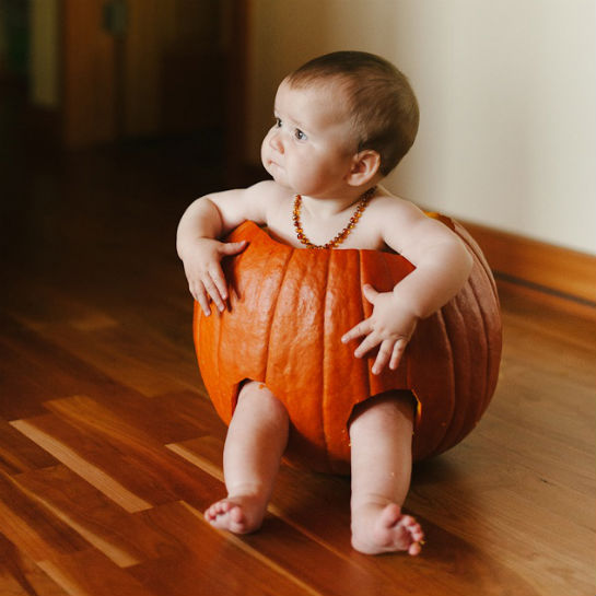 79287-baby-in-pumpking-4.jpg