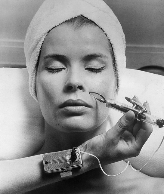 79632-mom_skin-myths_07_nix-needles_getty_je7769-001.jpg 79632-mom_skin-myths_07_nix-needles_getty_je7769-001.jpg