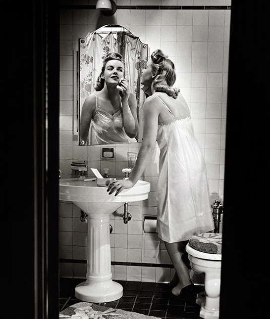 79635-mom_skin-myths_02_face-first_getty_57520559.jpg
