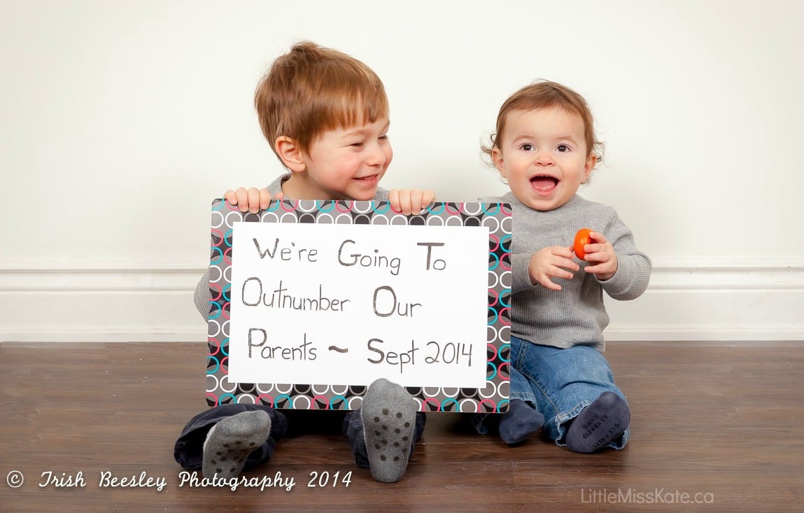 81722-pregnancy-announcement-sign.jpg