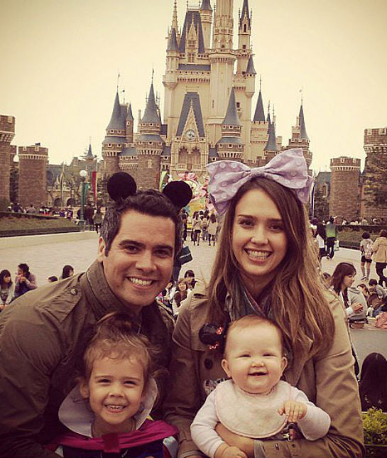 83965-jessica-alba-family.jpg