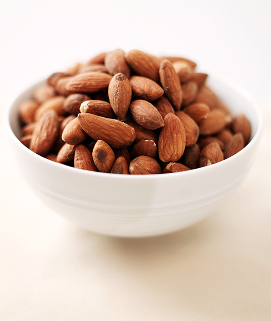 84253-2-fertility-boosting-foods-almonds.jpg