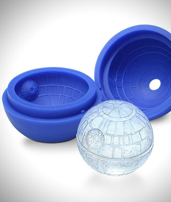 85475-wacky-secret-santa-gift-death-star-ice-cube-maker.jpg