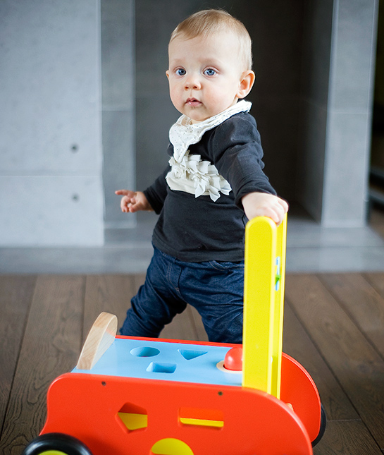 87382-mom_toysannoyparents_07_assembly_thinkstock_162572503.jpg