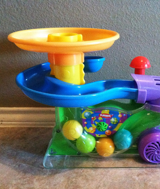 87405-mom_toysannoyparents_12_ball-popper_playskool-ball-popper.jpg