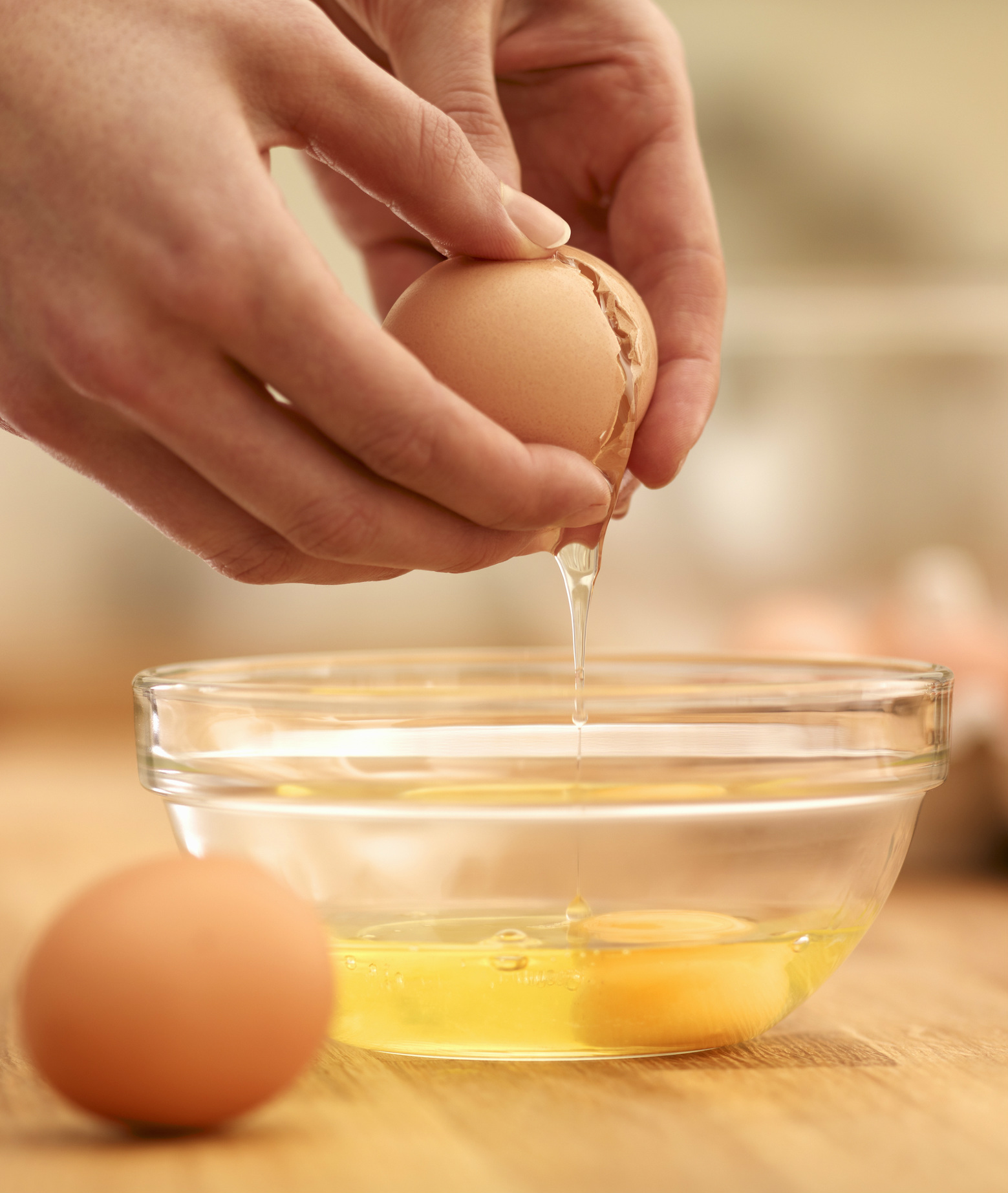 87487-raw-eggs.jpg