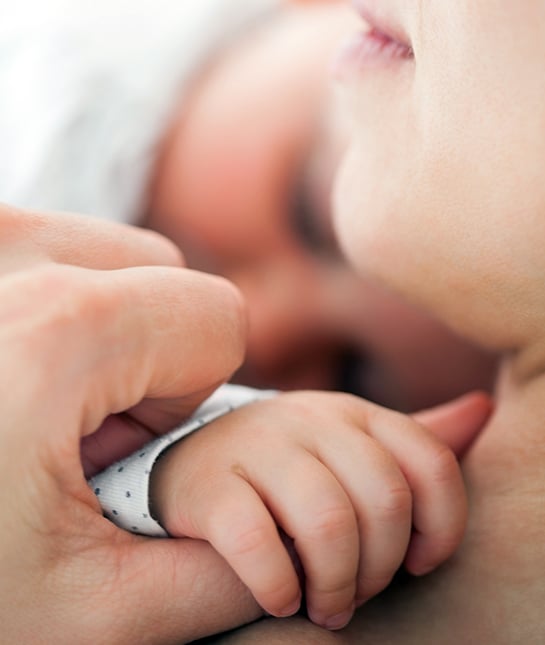 89074-mom_baby-sleep-myths_07_rightway_thinkstock_151335352.jpg